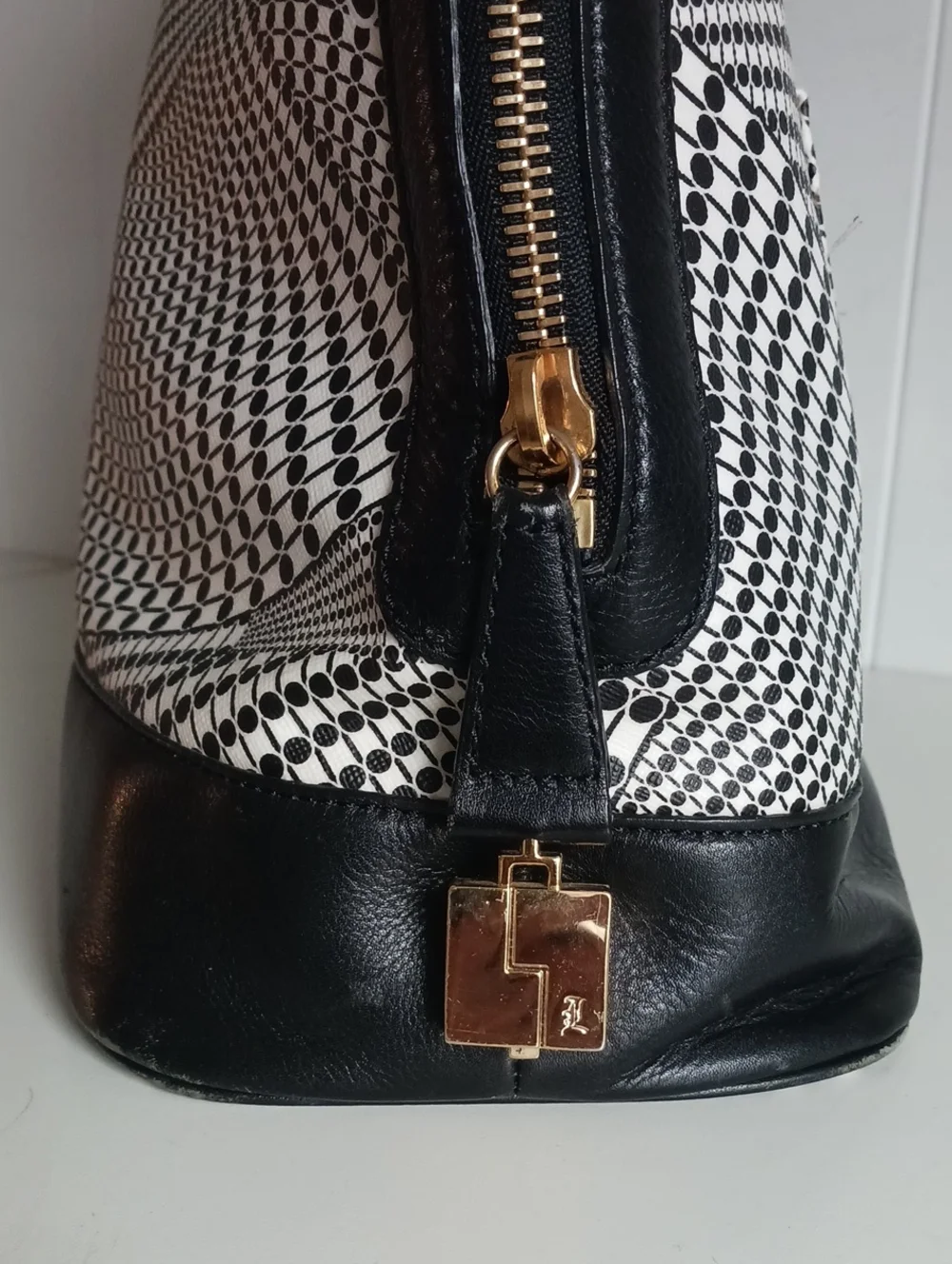 LAMB BLK WH LARGE SATCHEL SAMBURO BAG
